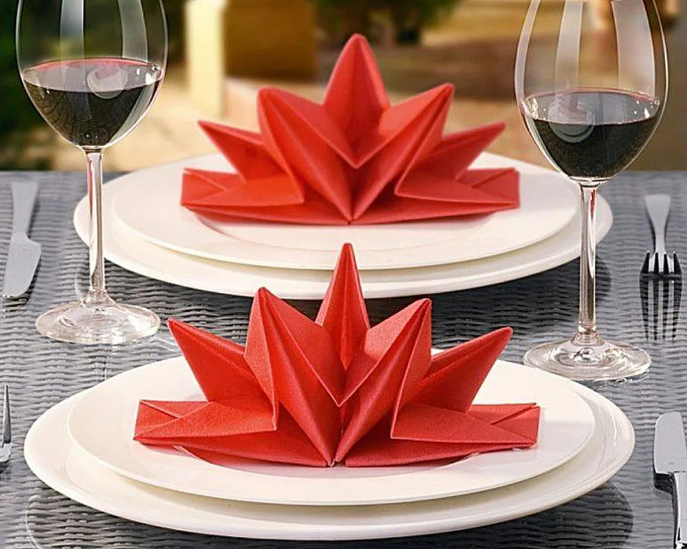25 idées de pliages de serviettes en papier pour Noël, Pâques... | MOMES