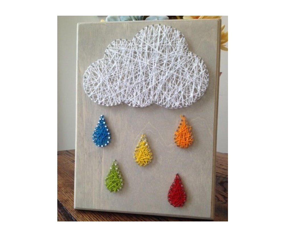 un nuage et la pluie en string art