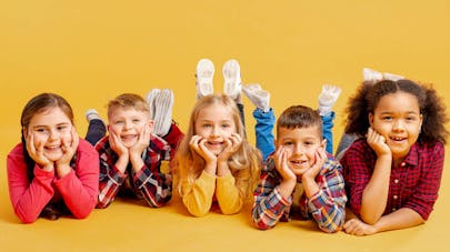 groupe d'enfants groupe d'enfants