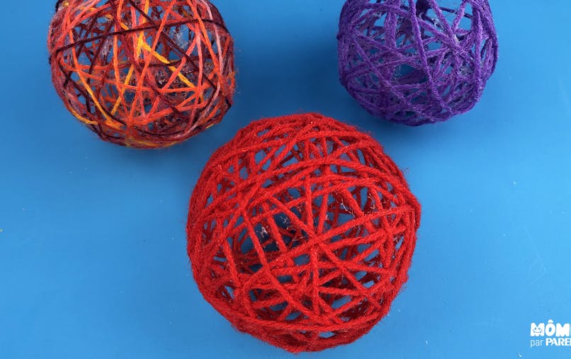 Boule De Noel En Fil De Laine Boule En Laine Pour Le Sapin De Noel Momes Net Boule De Noel En Fil De Laine Boule En Laine Pour Le Sapin De Noel Momes Net