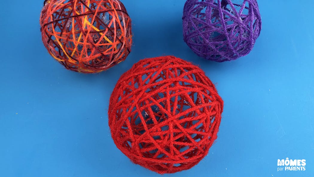 DIY : comment fabriquer une boule de Noël en laine ?