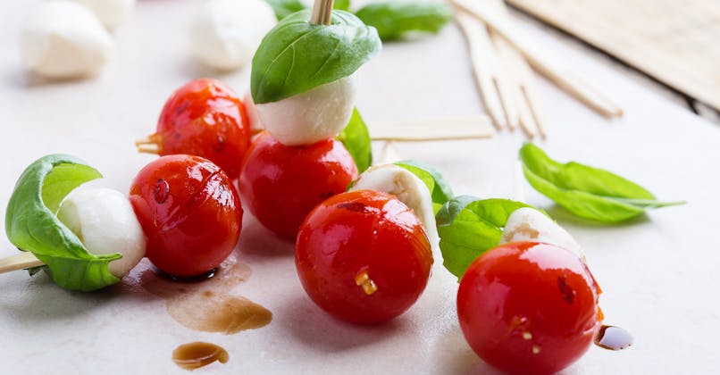 brochettes de tomate mozzarella basilic