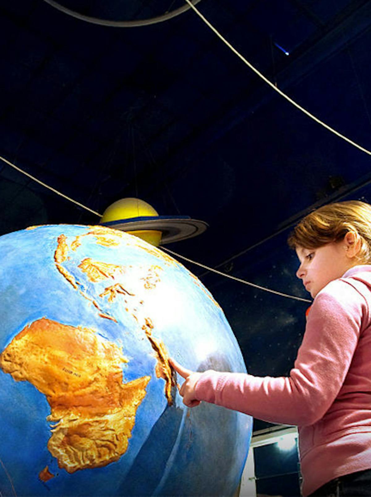 Un parcours pour les enfants sur le thème de l'astronomie à Carré Sénart 