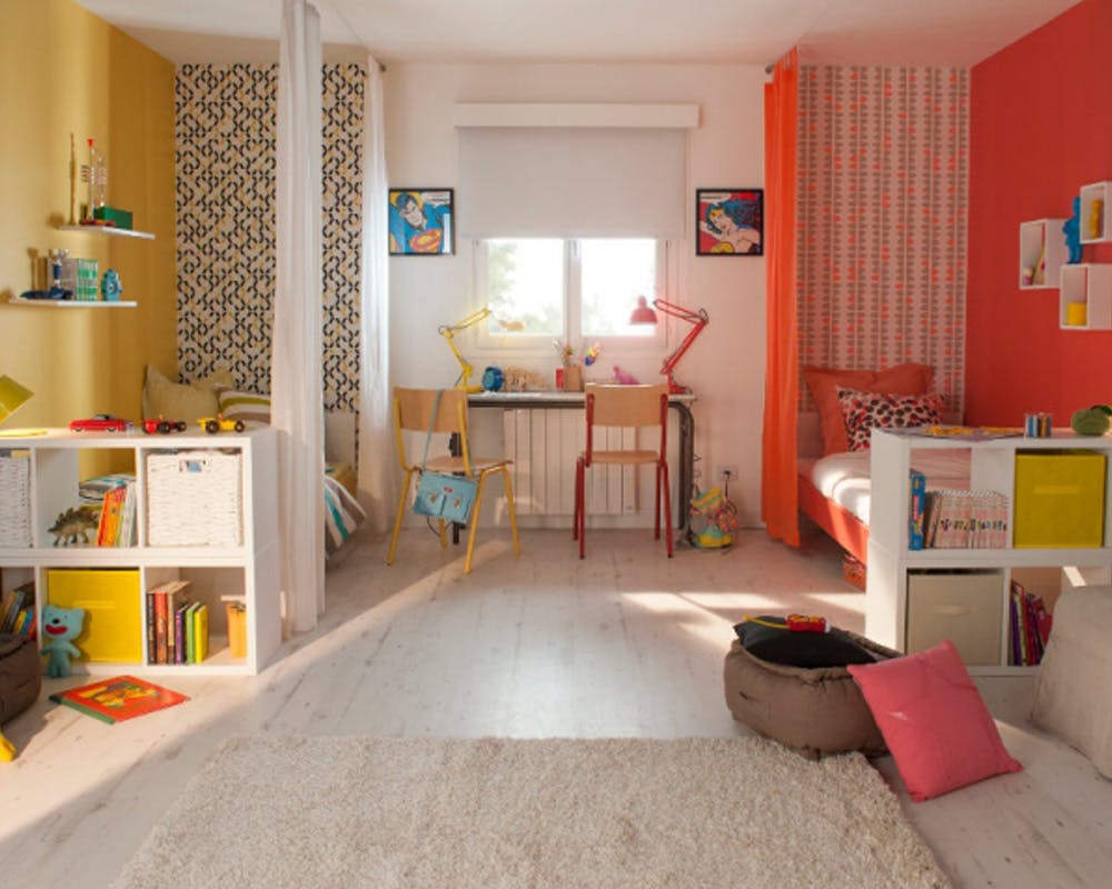 séparation chambre pour deux enfants avec des
        rideaux