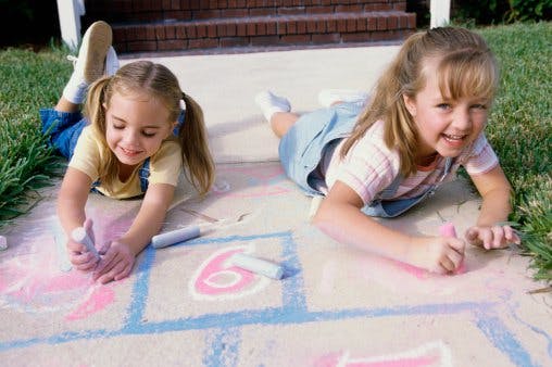 50 Idees D Activites Pour Les Enfants Pendant Les Vacances Momes Net 50 Idees D Activites Pour Les Enfants Pendant Les Vacances Momes Net