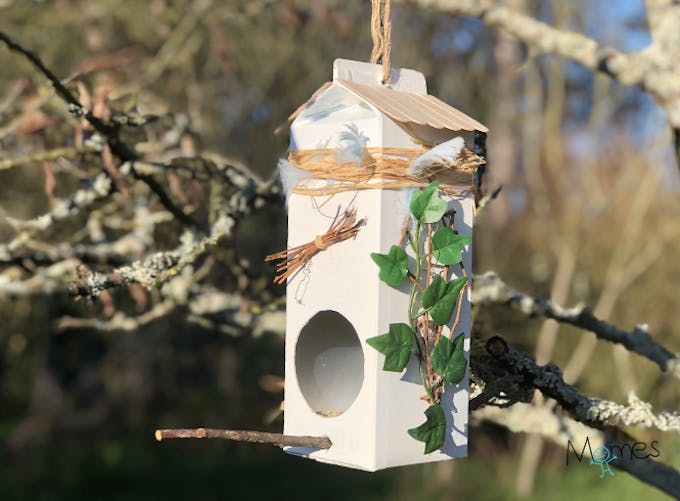 DIY jardin : fabriquer une mangeoire en bois pour les oiseaux