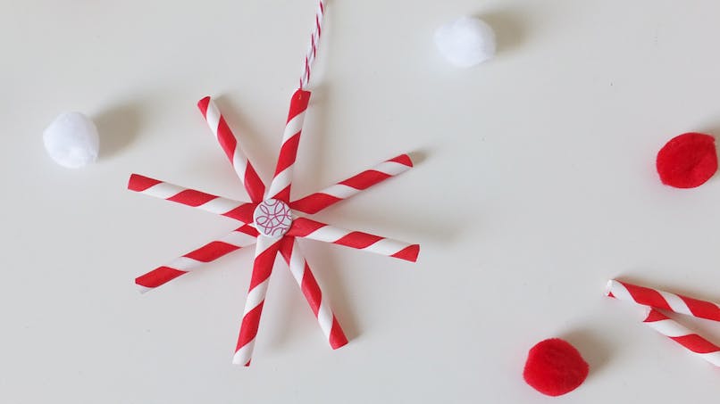 DIY: une étoile de Noël | MOMES.net DIY: une étoile de Noël | MOMES.net