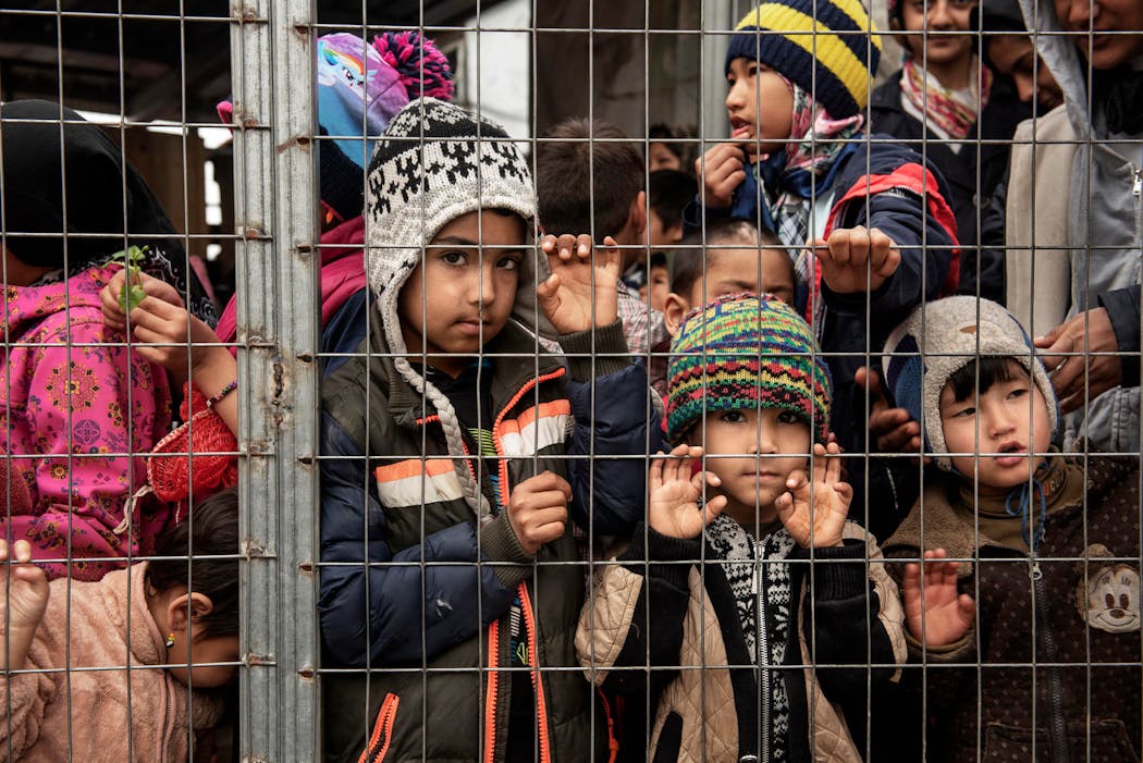 Enfants dans un campement de réfugiés