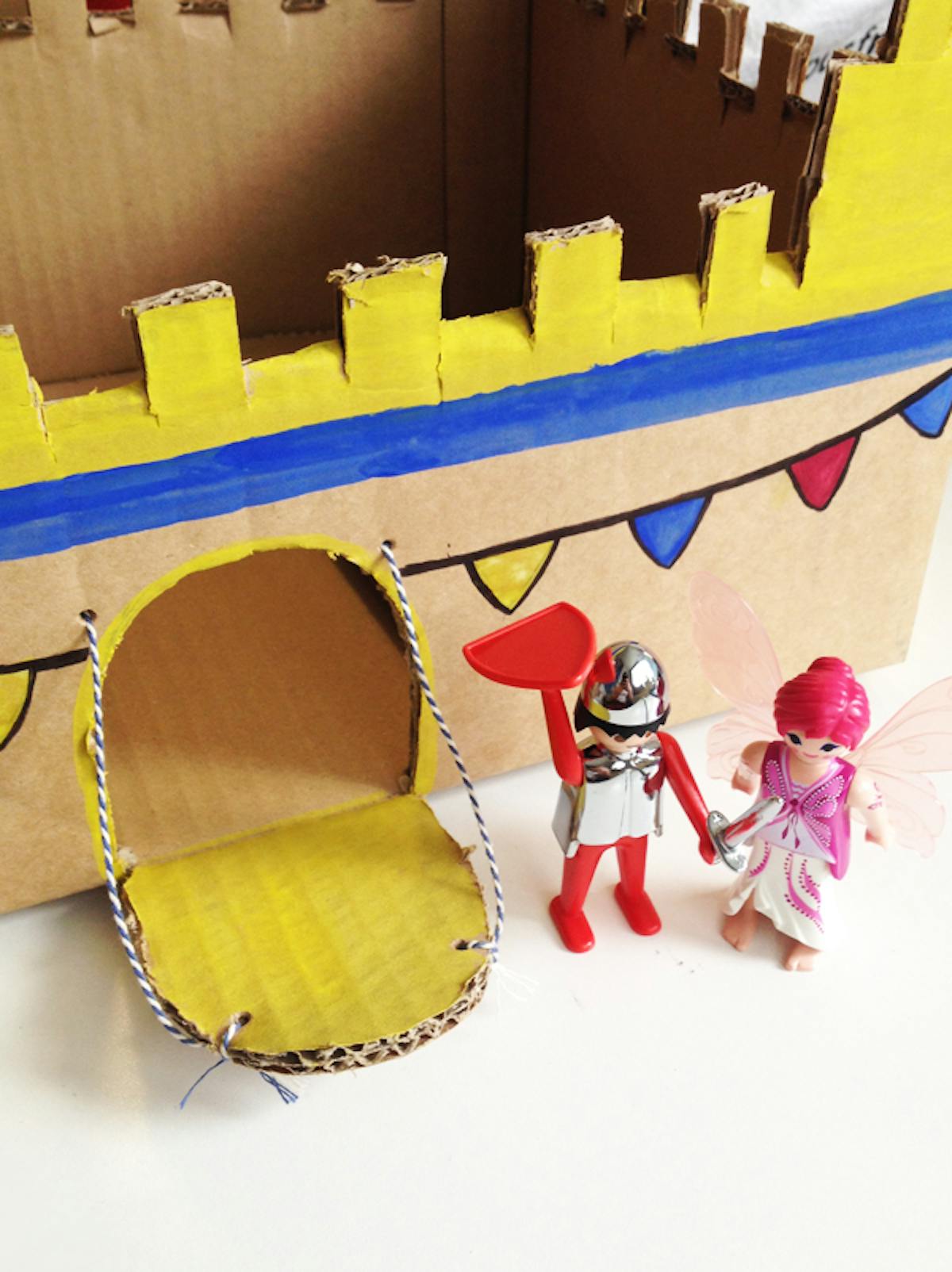 Fabriquer un chateau en carton en récup - Les idées du samedi