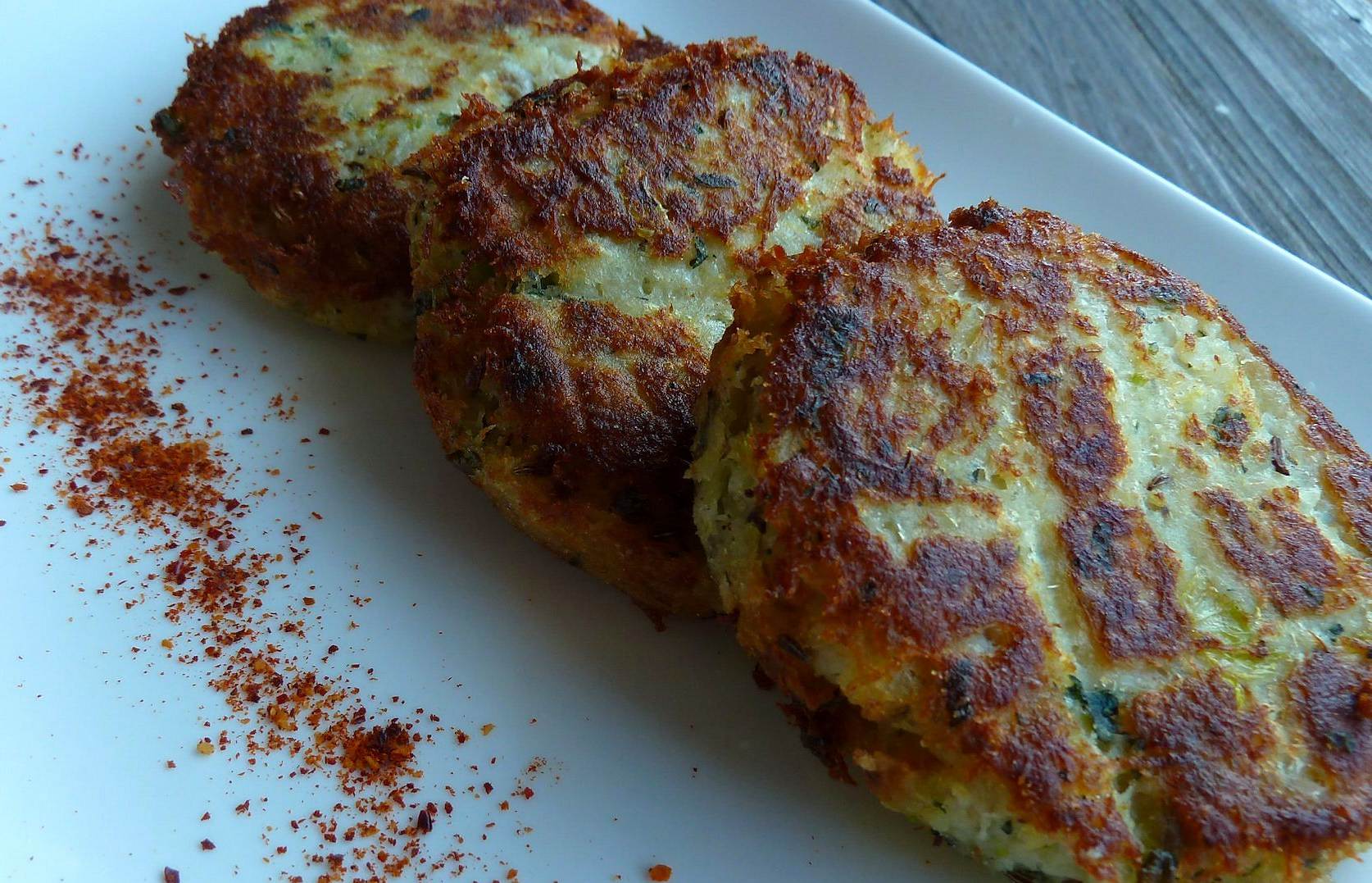 Des galettes de pomme de terre et oignons | MOMES.net