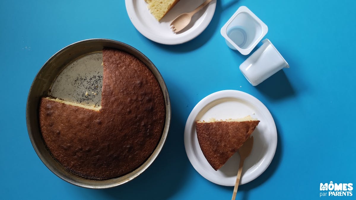 Le Gateau Au Yaourt A Faire Avec Les Enfants Momes Net Le Gateau Au Yaourt A Faire Avec Les Enfants Momes Net