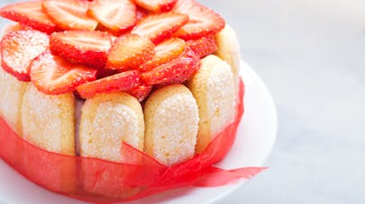 Charlotte Aux Fraises Recette Fete Des Meres Momes Net Charlotte Aux Fraises Recette Fete Des Meres Momes Net