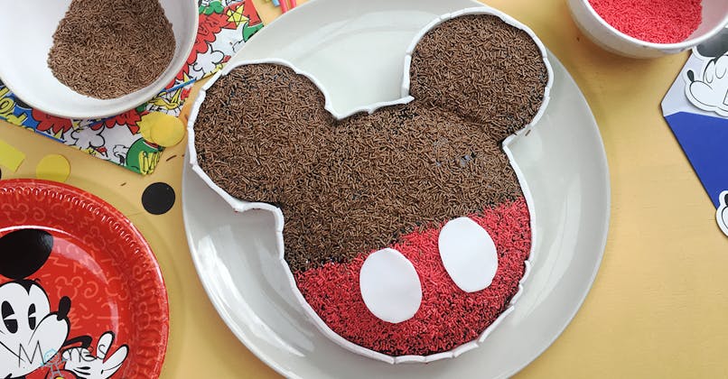 Gâteau d'anniversaire Mickey (sans œuf et produits
      laitier) anniversaire mômes