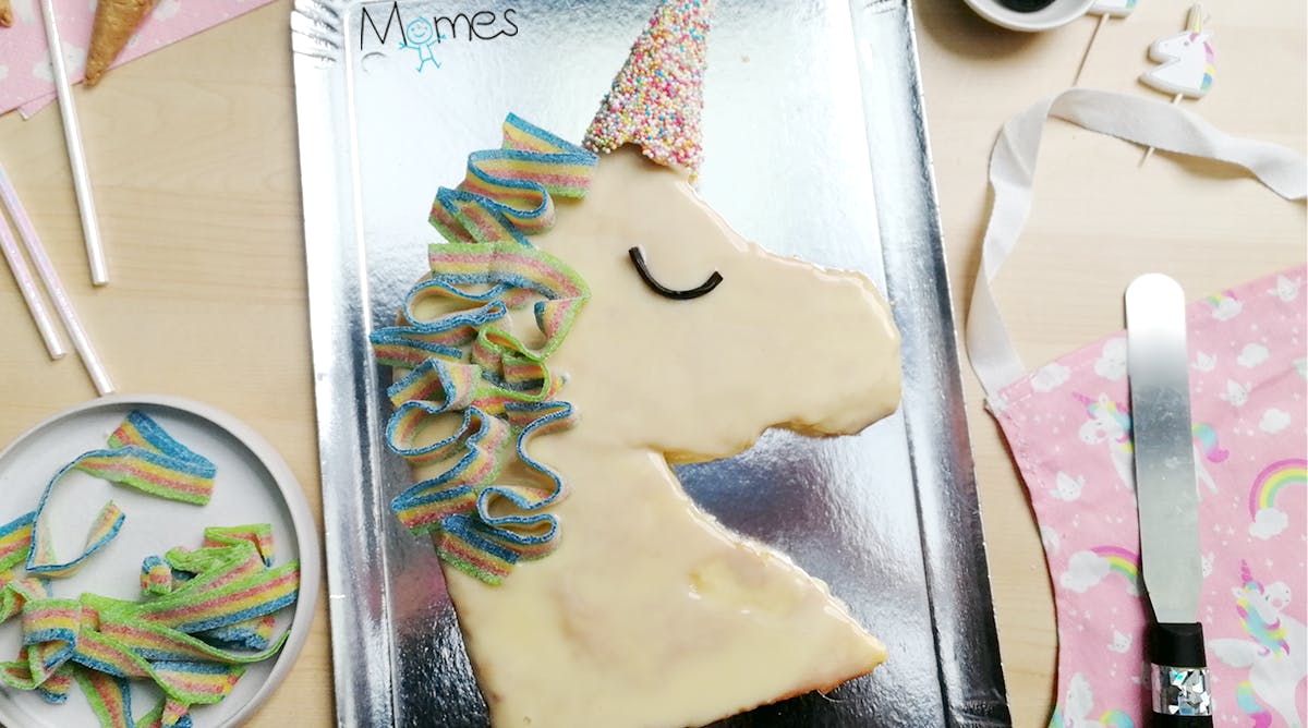 Gâteau d'anniversaire Licorne, gâteau thème Licorne, gâteau licorne au  chocolat - Super Gâteaux