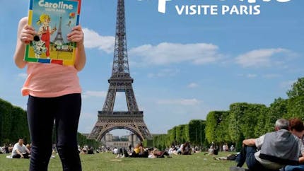 Génial : Ce papa reproduit l'album dessiné "Caroline visite Paris" avec sa fille de 4 ans