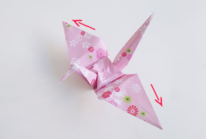 dernière étape avant d'avoir le résultat final : une grue en origami