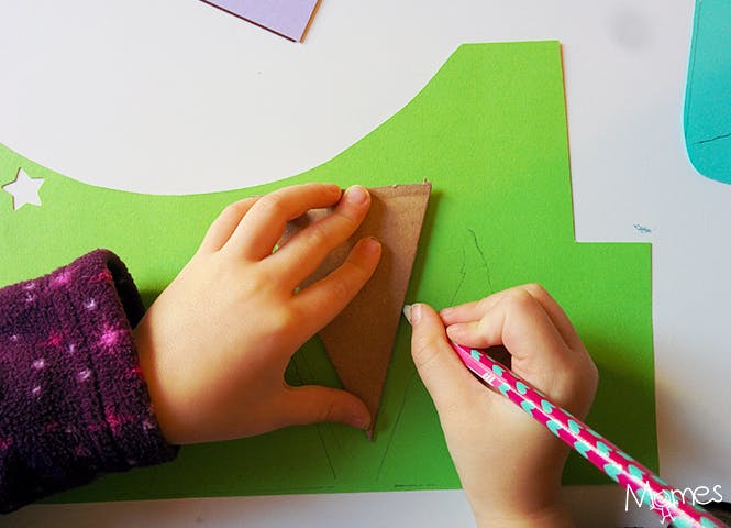Fabriquer Une Guirlande De Sapins En Papier Momes Net Fabriquer Une Guirlande De Sapins En Papier Momes Net