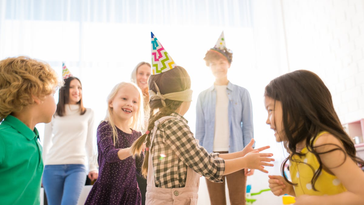 Jeux D Interieur Pour Anniversaire Momes Net Jeux D Interieur Pour Anniversaire Momes Net