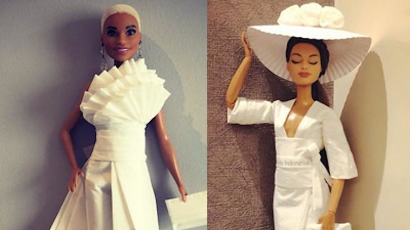 Jian Yang fabrique des robes pour Barbie avec du papier
      toilette