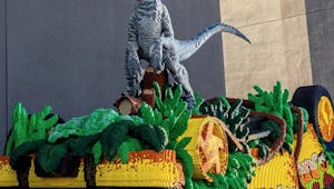 Jurassic World : l'impressionante sculpture de Lego