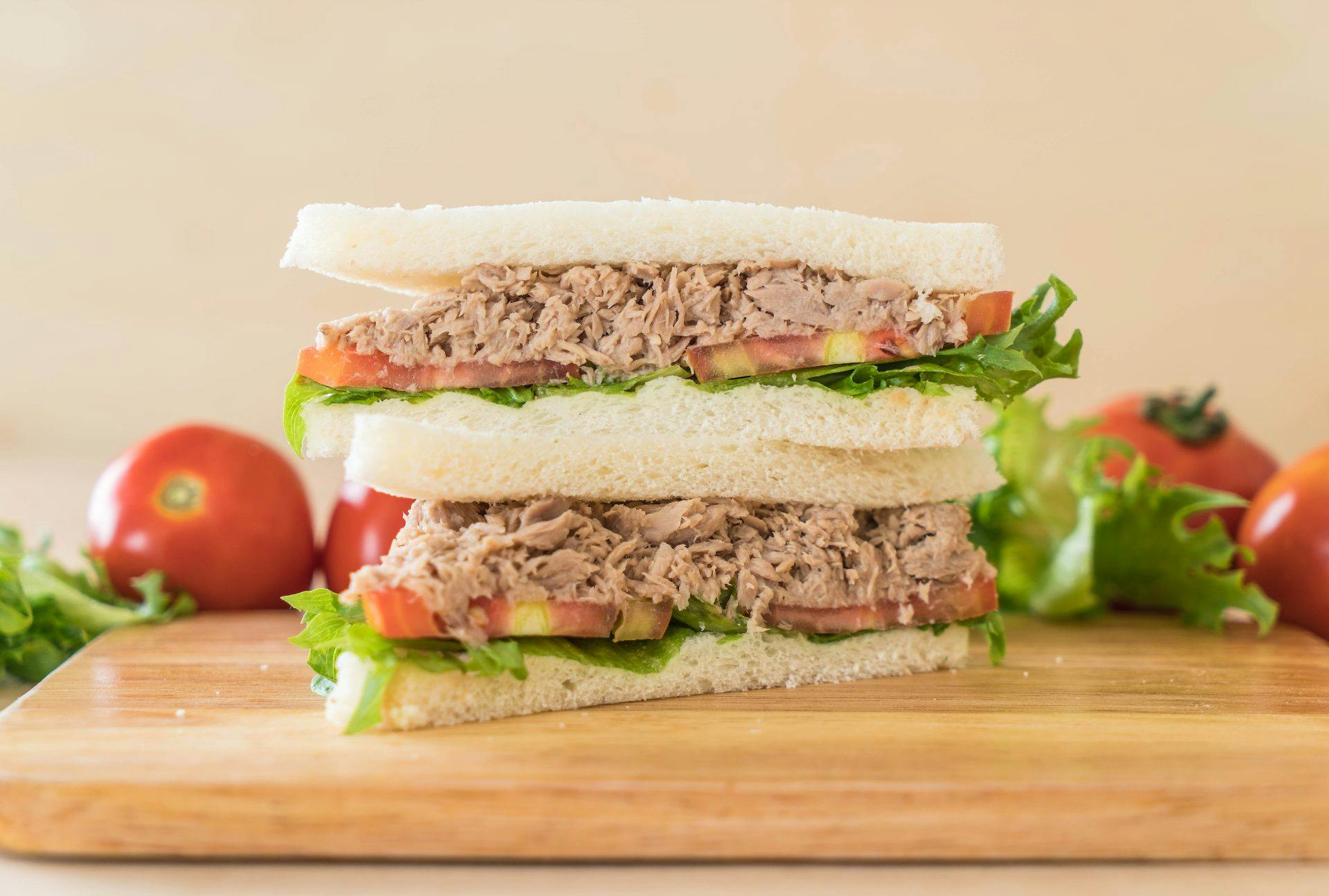 Le club sandwich au thon, un sandwich léger et savoureux | MOMES
