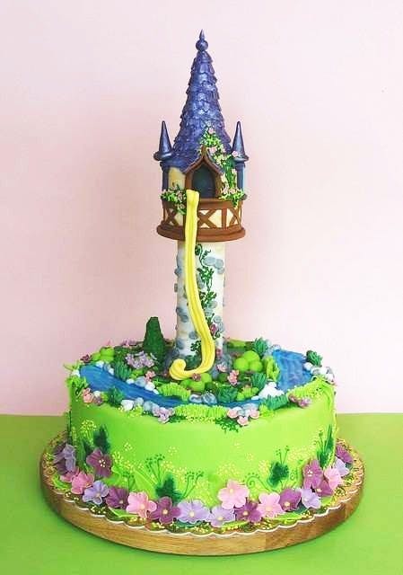 Le gâteau d'anniversaire Raiponce