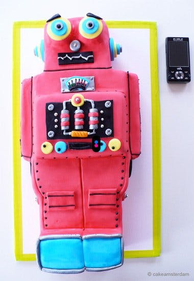 Le gateau d'anniversaire robot