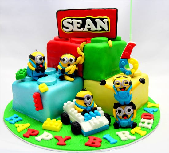 Le gâteau Lego Minions rigolos