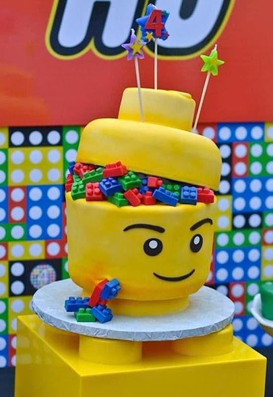 Le gâteau tête de Lego