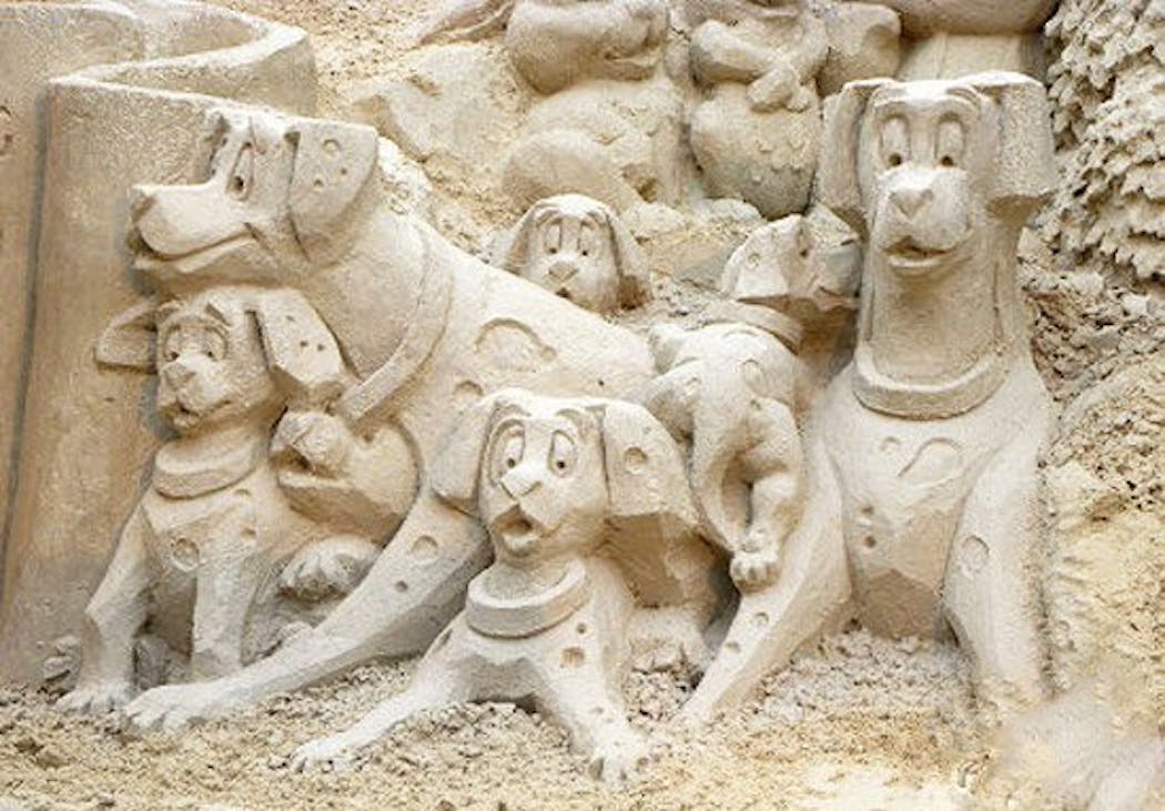 Véritables œuvres d'art, ces imposantes sculptures de sable rendent un  sublime hommage à vos films Disney préférés