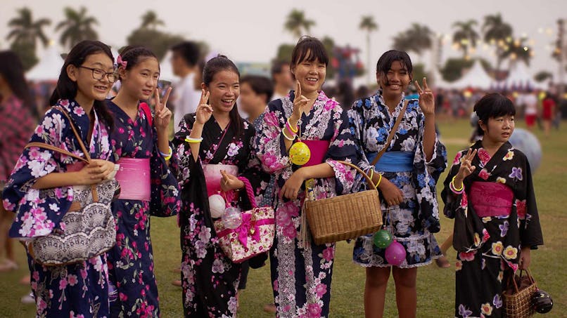 Un groupe de jeunes japonaises en fête 