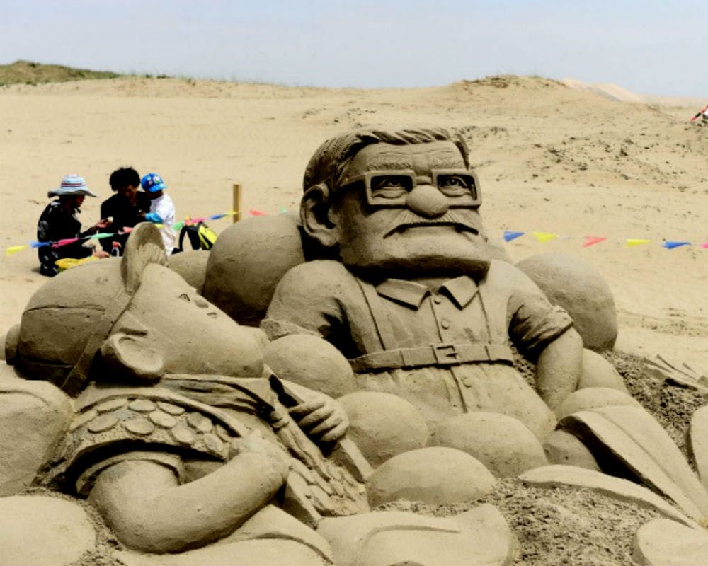 Les héros de Là-haut : la sculpture en sable