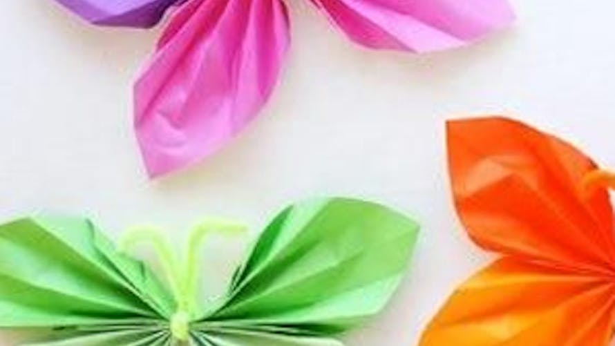 Atelier d'art plastique pour apprendre à créer un papillon