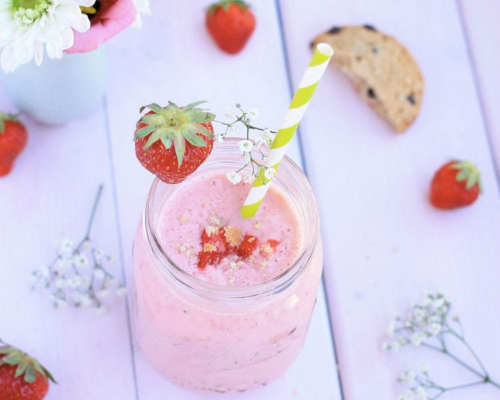 Milk-shake vegan façon tarte aux fraises