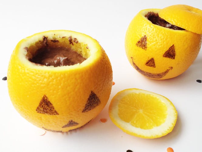Oranges d'Halloween à la mousse au chocolat