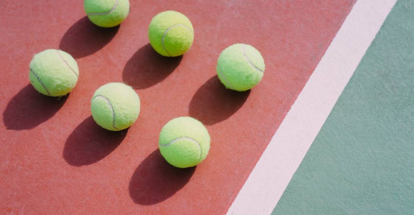 symétries avec des balles de tennis