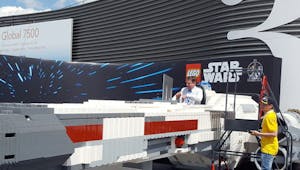 Star Wars : un vaisseau X-Wing Starfighter taille réelle tout en Lego à Paris