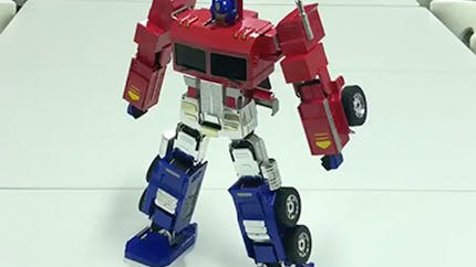 Transformers : un incroyable jouet Optimus Prime !