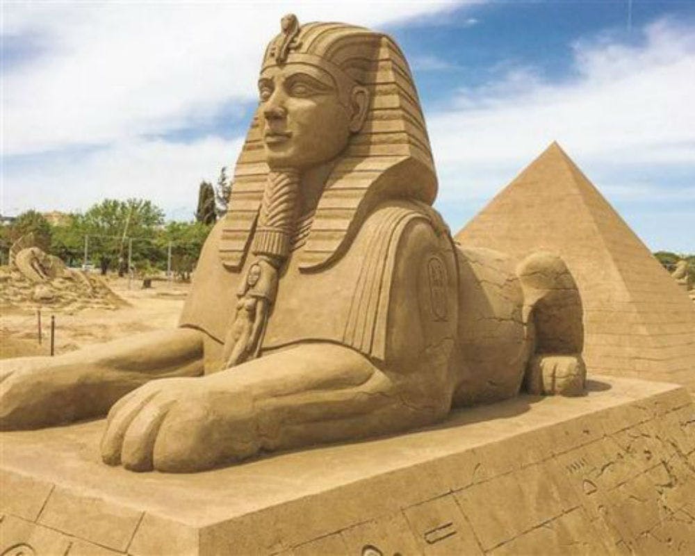 Un château à la mode égyptienne