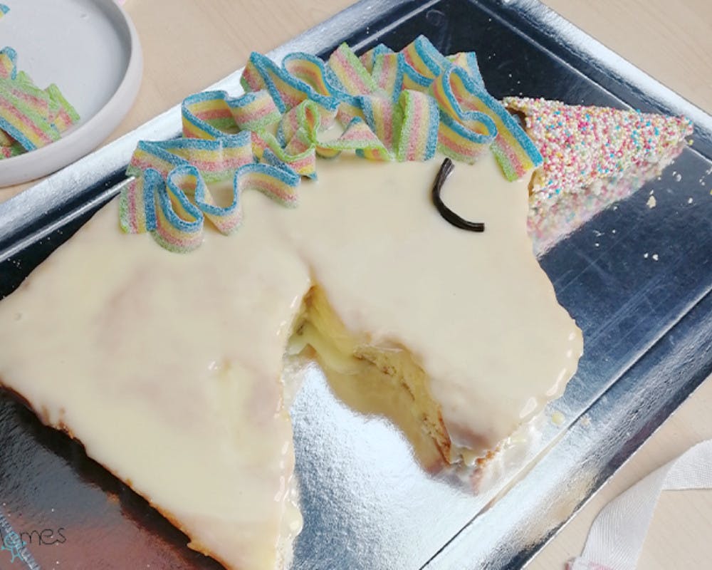 Un gâteau en forme de licorne