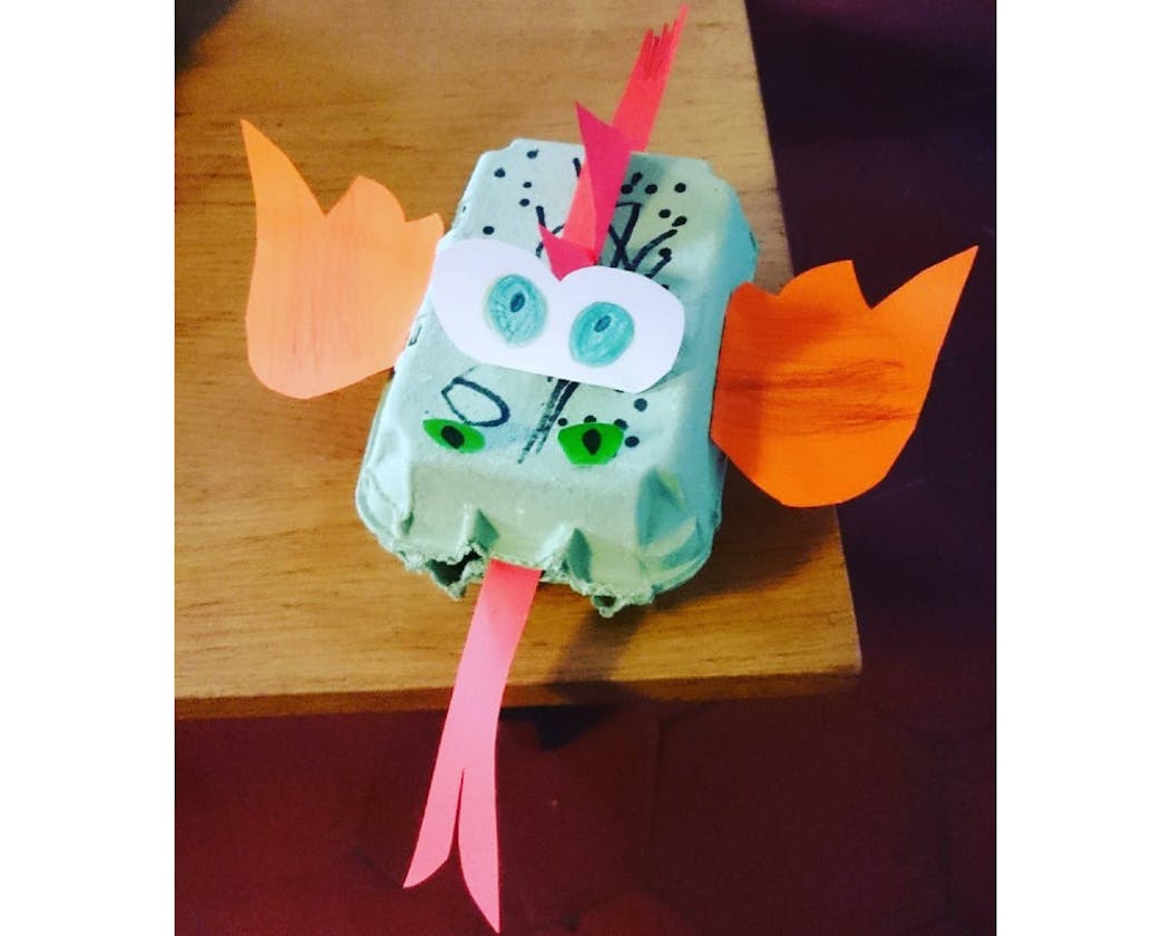 Activité Montessori Diy : apprendre les couleurs avec des boîtes d'œufs -  Jeux et partage