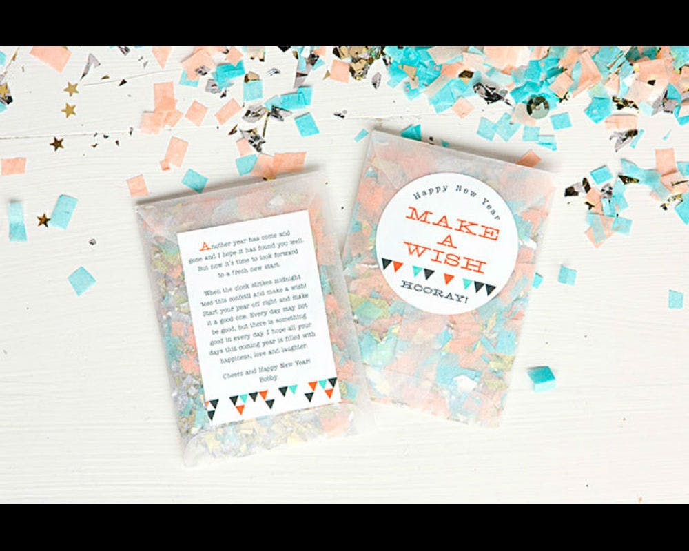 Une carte de vœux avec confettis