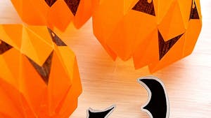 Une lanterne d’Halloween en origami