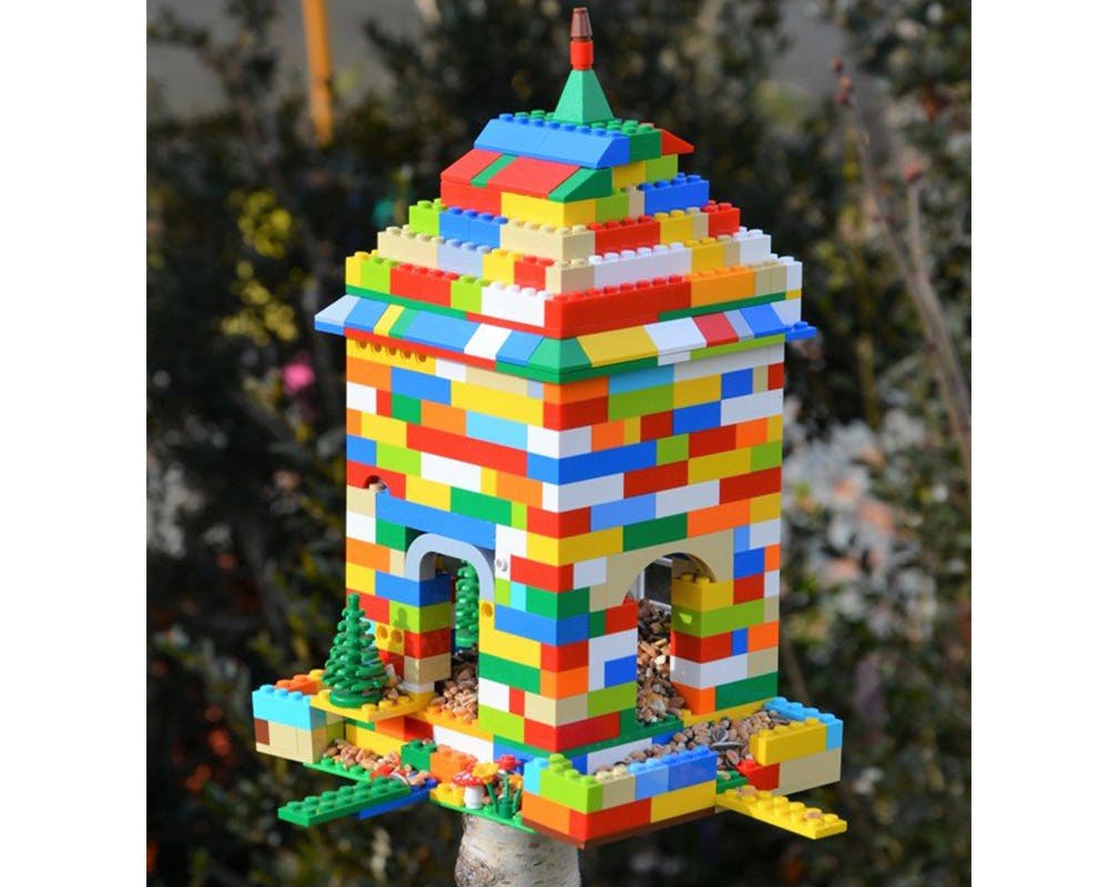 Une maison en Lego pour les piafs
