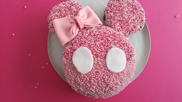Gâteau d'anniversaire rose : Minnie Mouse