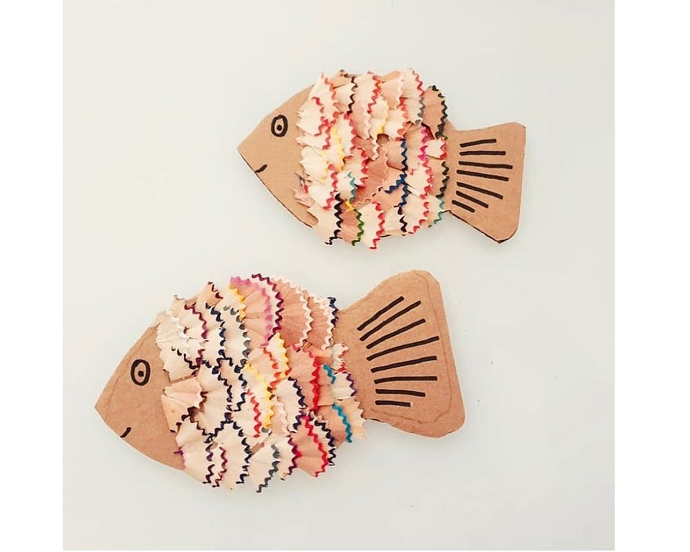 poissons faits avec des épluchures de taille crayon