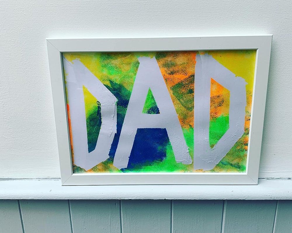 peinture ou il est inscrit dad, papa