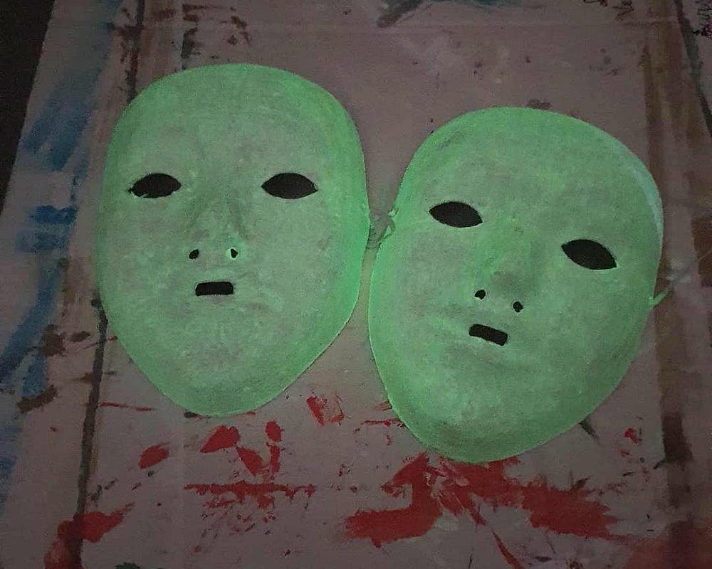 Des masques phosphorescents