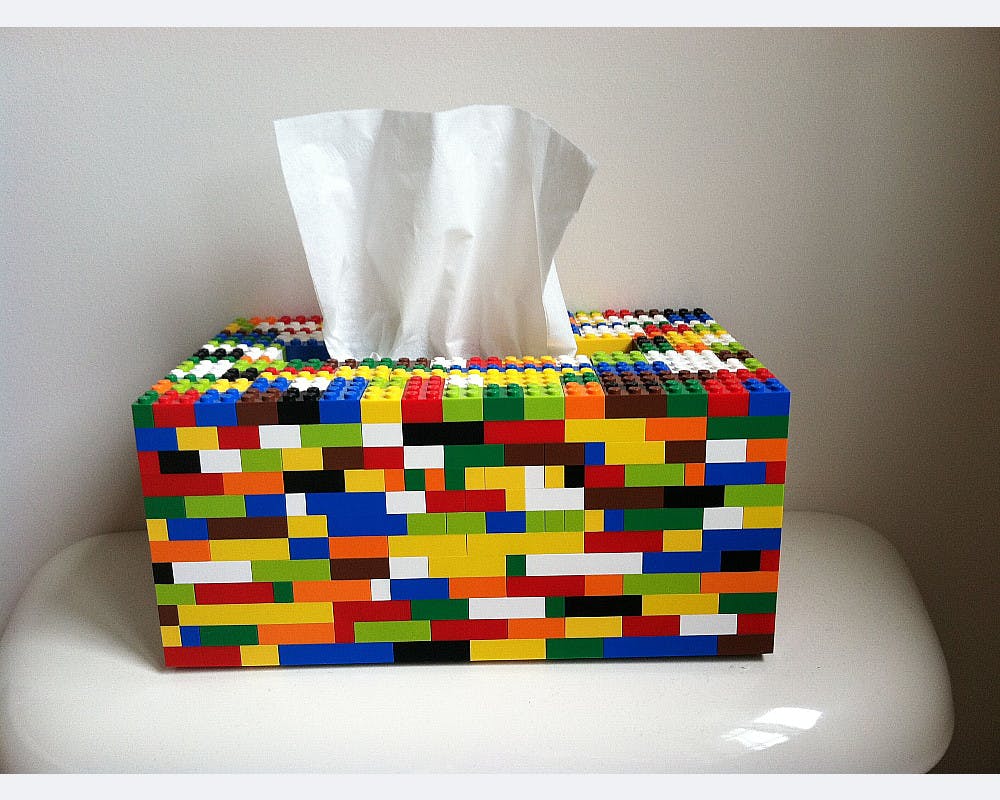 Une boîte de mouchoirs en Lego