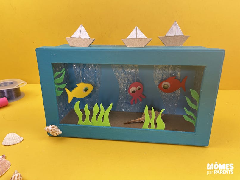 Fabriquer un aquarium 3D avec une boîte à chaussures - Bricolage d'été